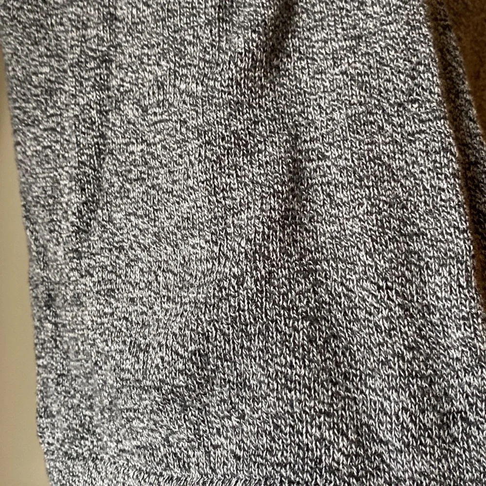 Banana Republic Sweater - Picture 5 of 6
